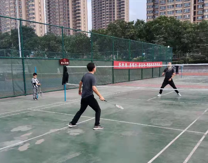 “羽”你过周末——泓源公司羽毛球兴趣小组开展户外训练活动(图3) “羽”你过周末——泓源公司羽毛球兴趣小组开展户外训练活动(图3)
